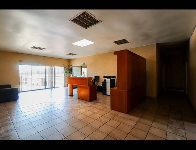 2,266M² BUILDING FOR SALE IN DEVLAND